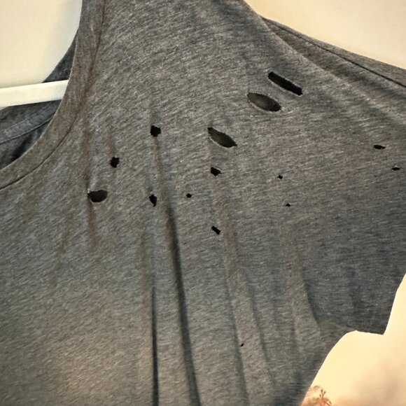 Express Grey Distressed Top - Picture 4 of 4